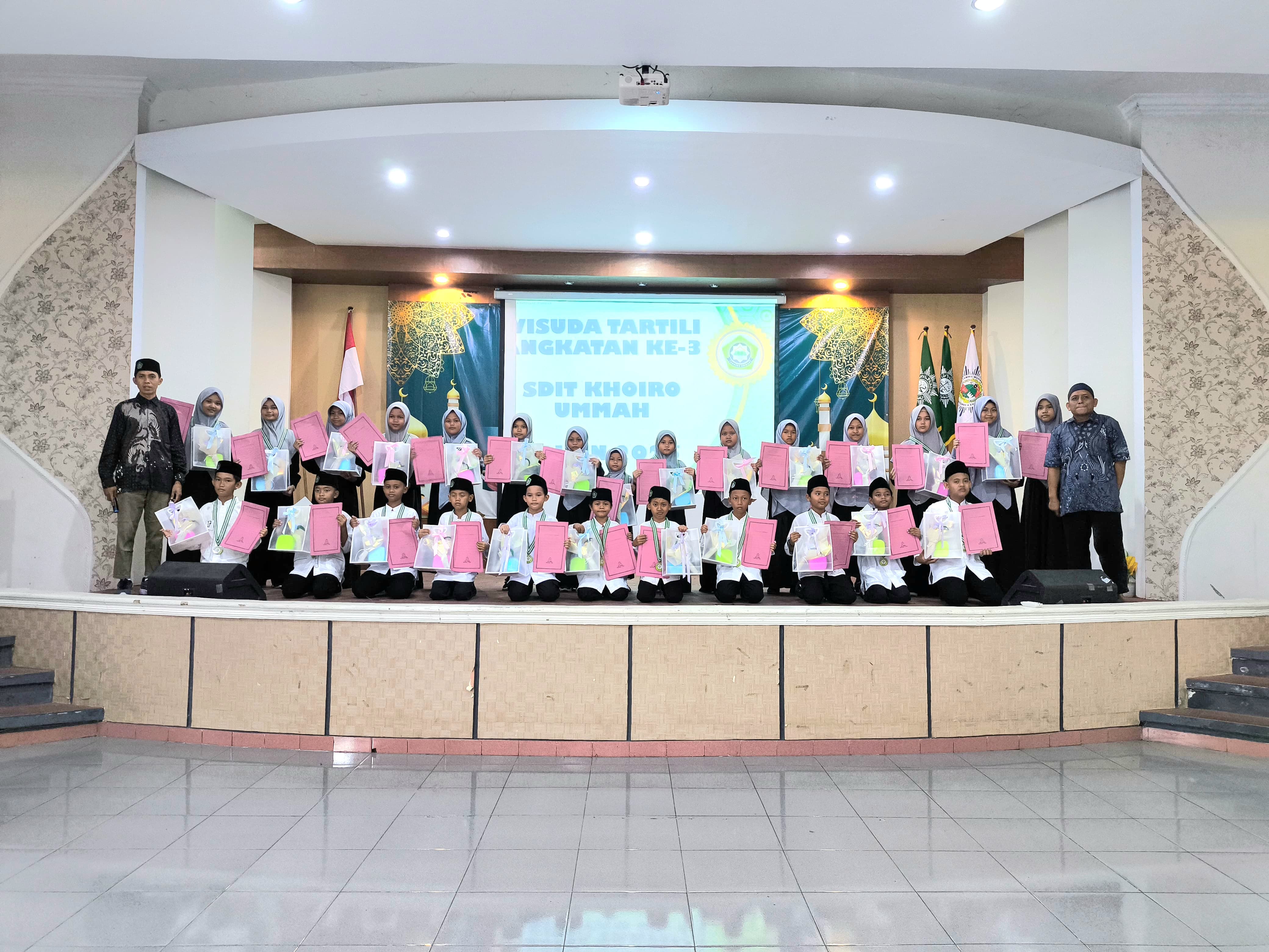 Meriah dan Penuh Haru: Wisuda Tartili Angkatan ke-3 SDIT Khoiro Ummah